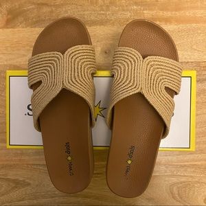 RAFFIA WOVEN SANDAL